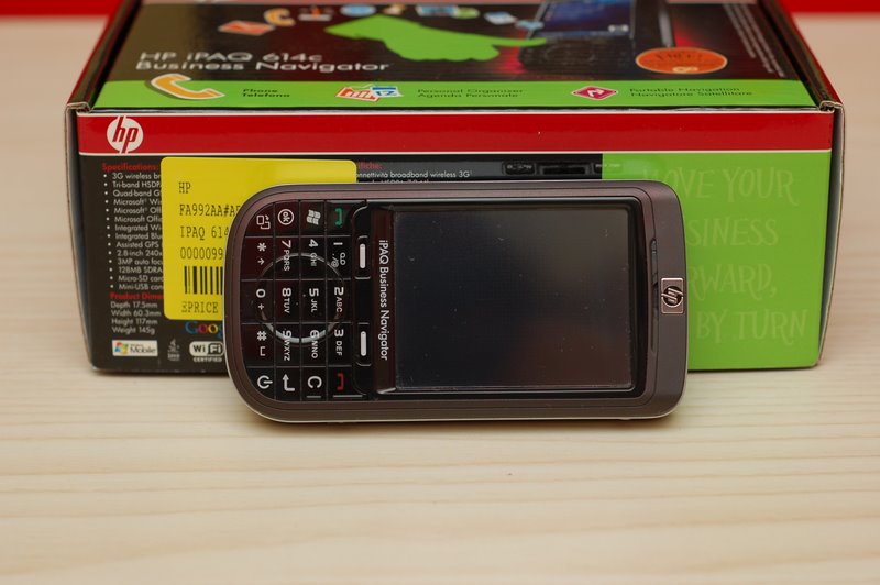 ipaq614cfront.jpg